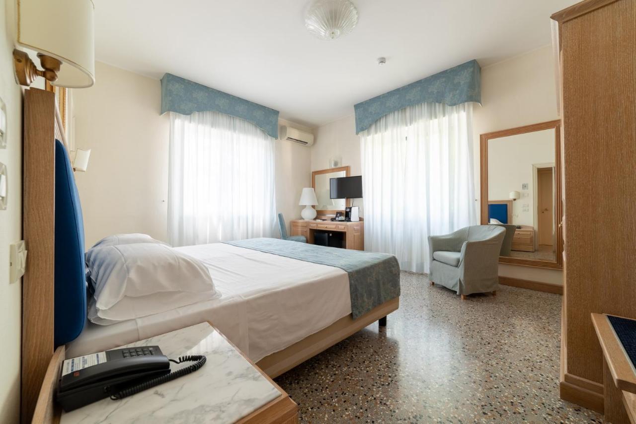 La Dependance By Casa Bianca Hotel Lido di Jesolo Exterior photo